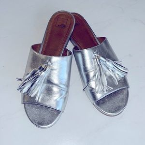 🤍 14th and Union | Silver  Open Toe Slides